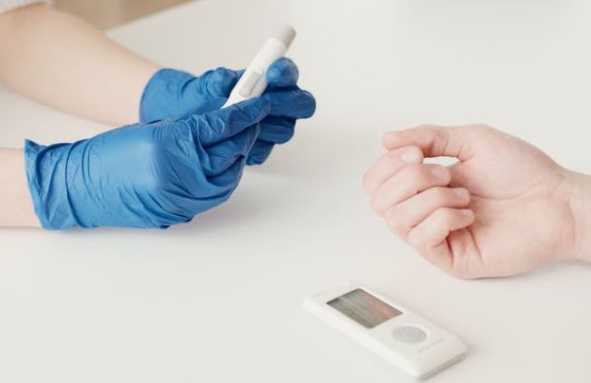 Bệnh đái tháo đường - Phần 4: Biến chứng mạn tính của bệnh đái tháo đường 2 benh dai thao duong phong kham dong y tinh tuc tan binh 3