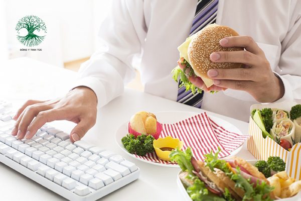 Ăn uống không điều độ